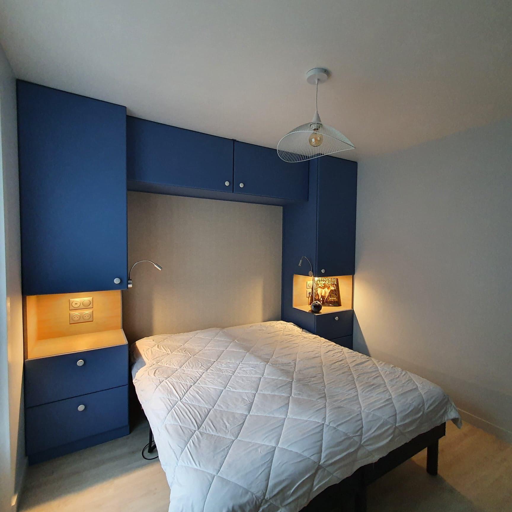 Chambre hirondelles cadre bleu