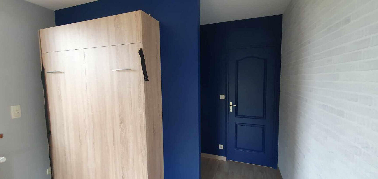 deco-chambre-ado-garcon-peinture-bleu-roi