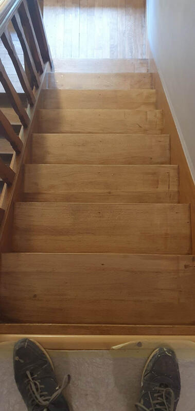 poncage-renovation-escalier-bois-peintre-decorateur