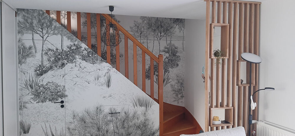 Pose papier peint panoramique cage escalier à Betton